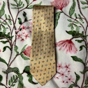 Classic Gold Patterned Tie